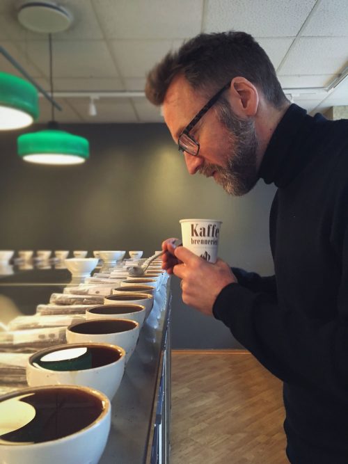 Ola Brattås cupper kaffe